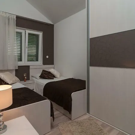 빌라 Koludrovac *